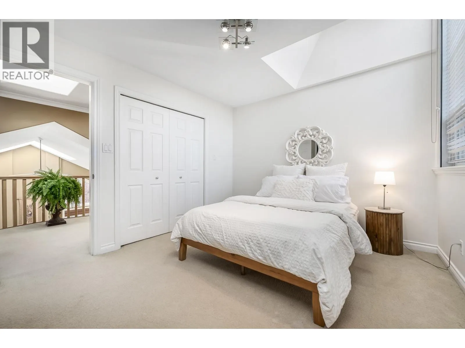 6328 SUNRISE LANE