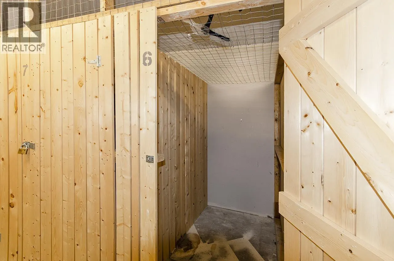 401 2362 WHYTE AVENUE