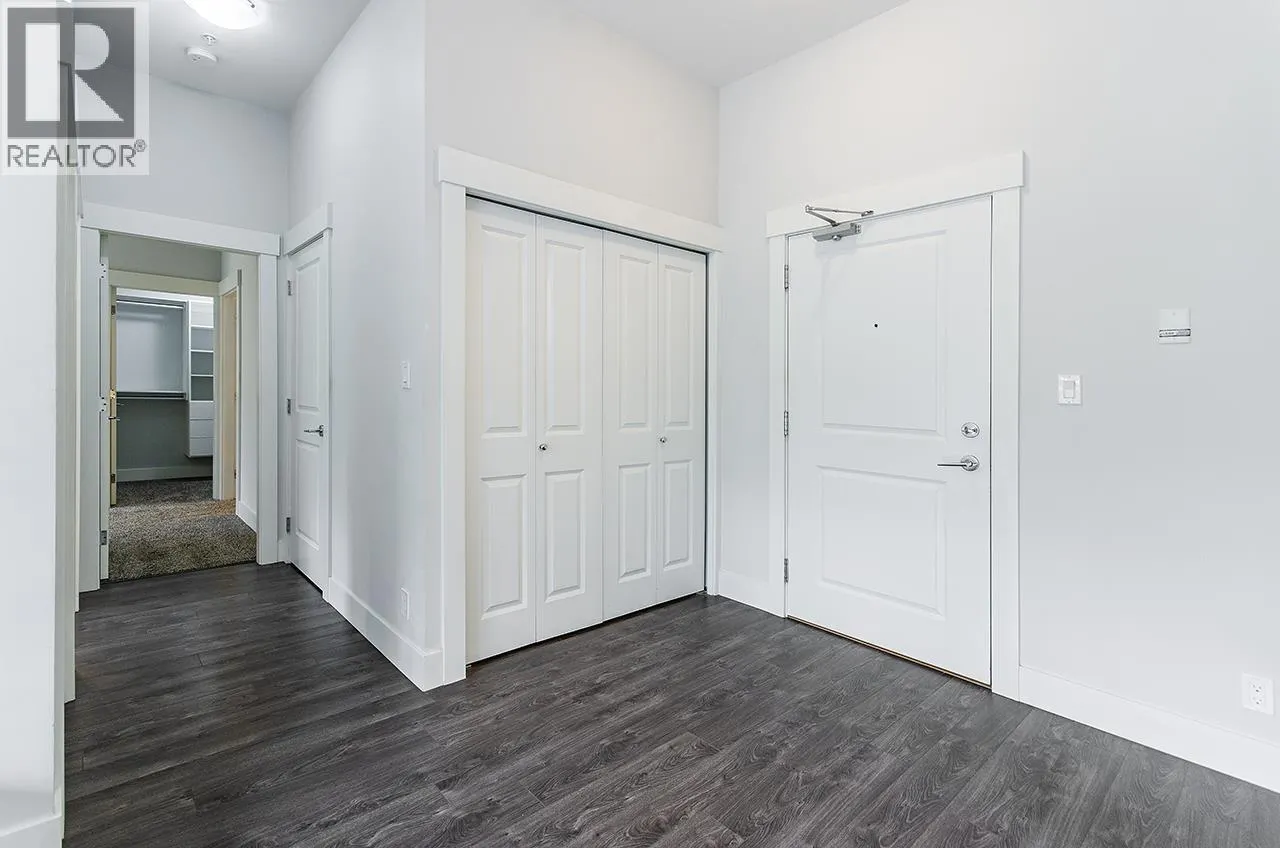 401 2362 WHYTE AVENUE
