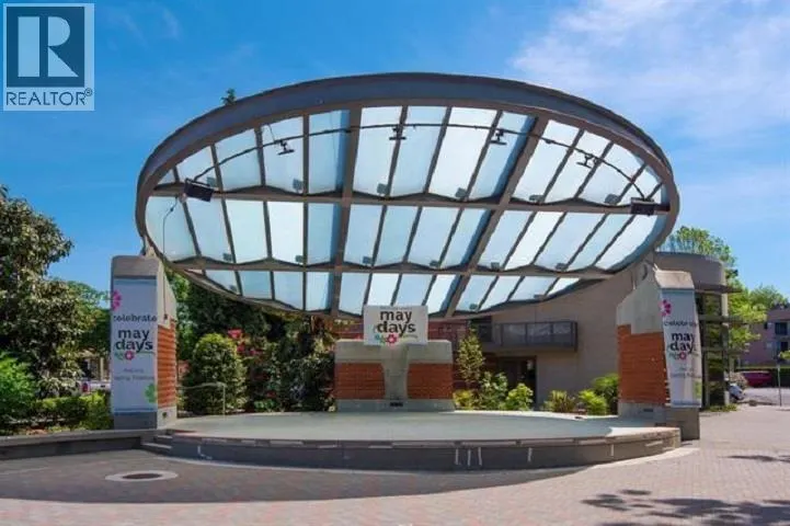 401 2362 WHYTE AVENUE