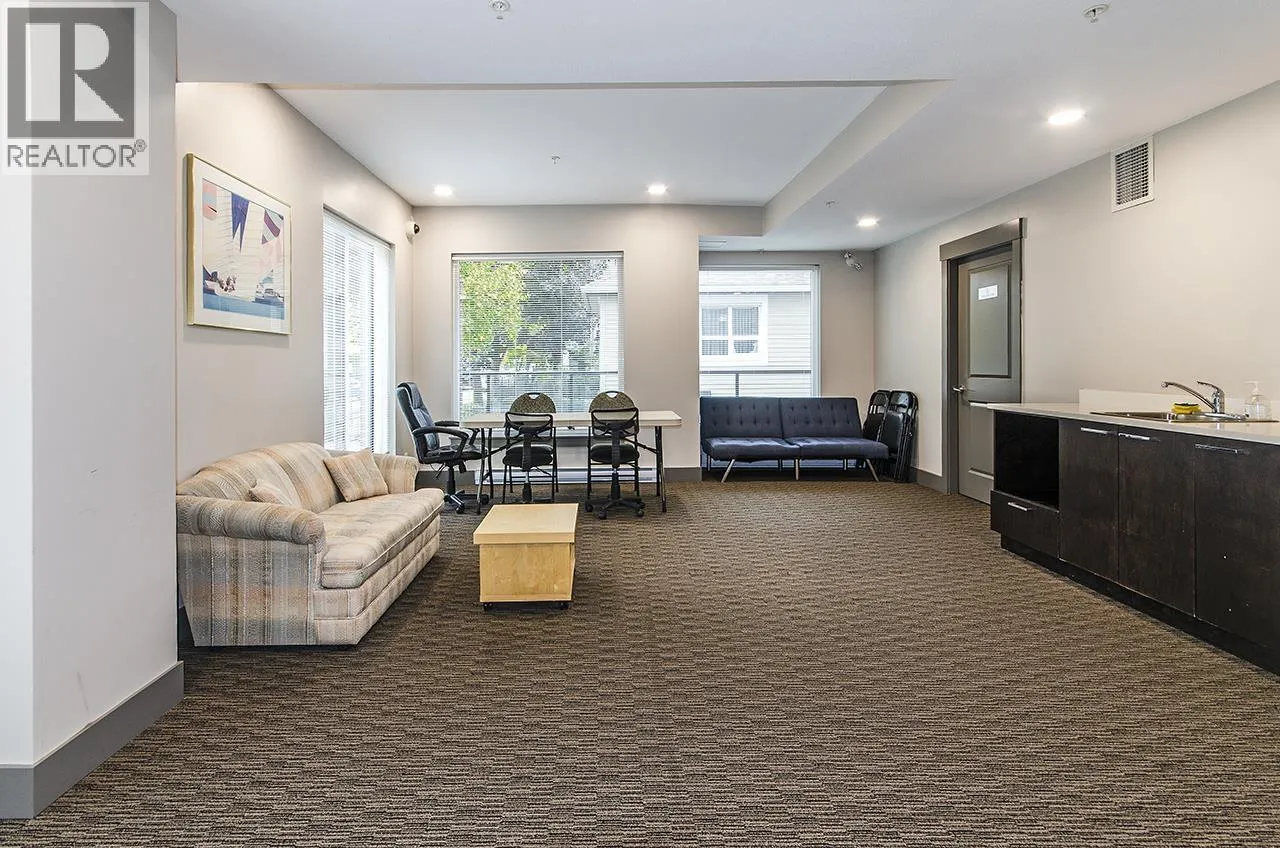 401 2362 WHYTE AVENUE