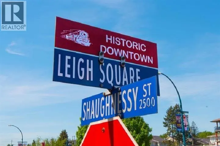 401 2362 WHYTE AVENUE