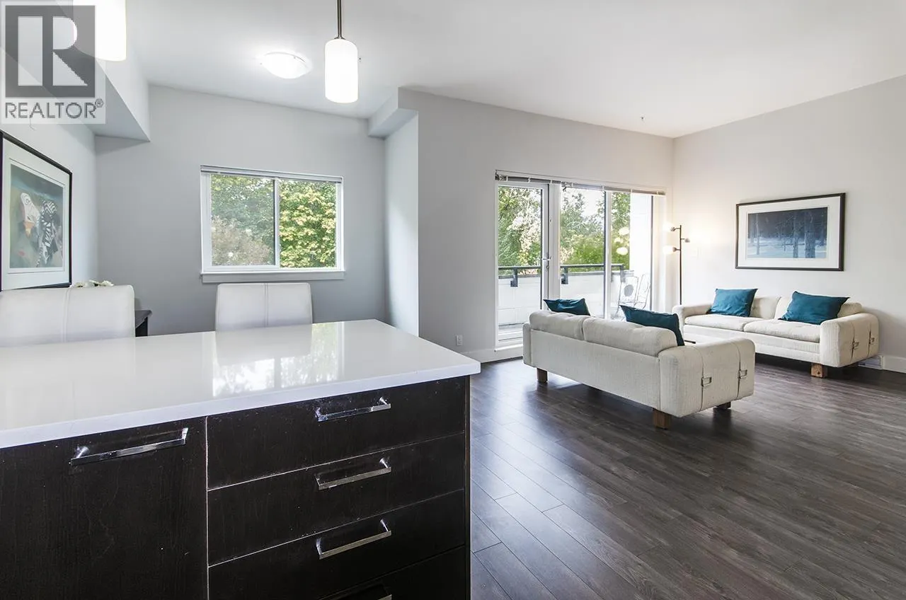 401 2362 WHYTE AVENUE