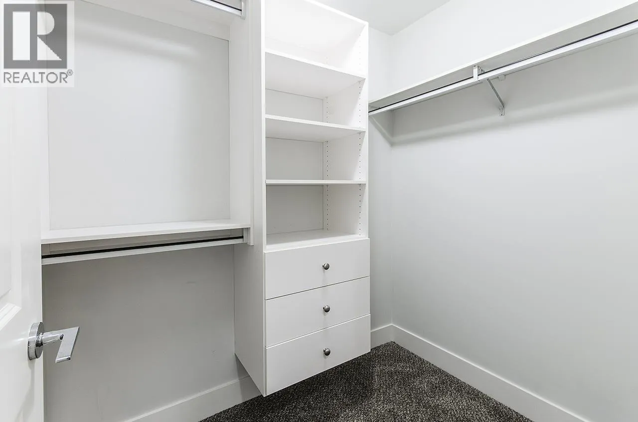 401 2362 WHYTE AVENUE