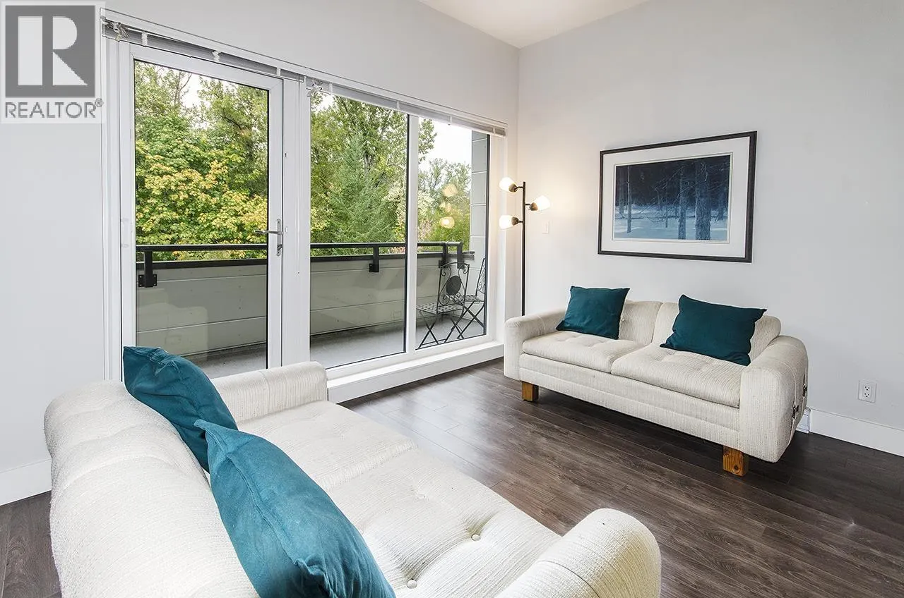 401 2362 WHYTE AVENUE