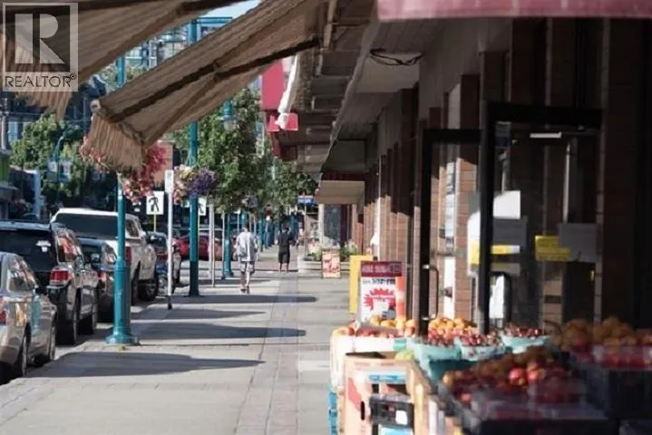 401 2362 WHYTE AVENUE