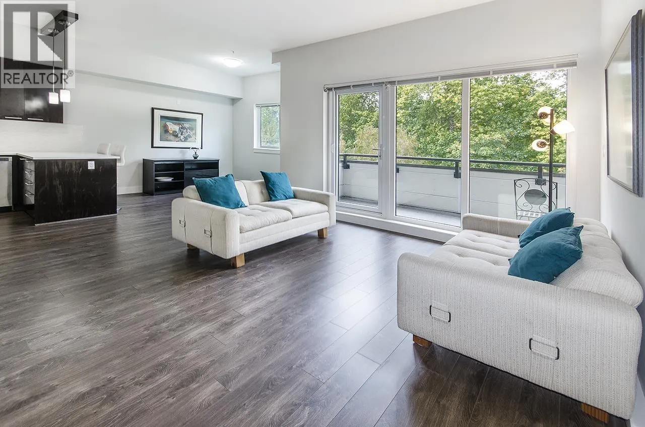 401 2362 WHYTE AVENUE
