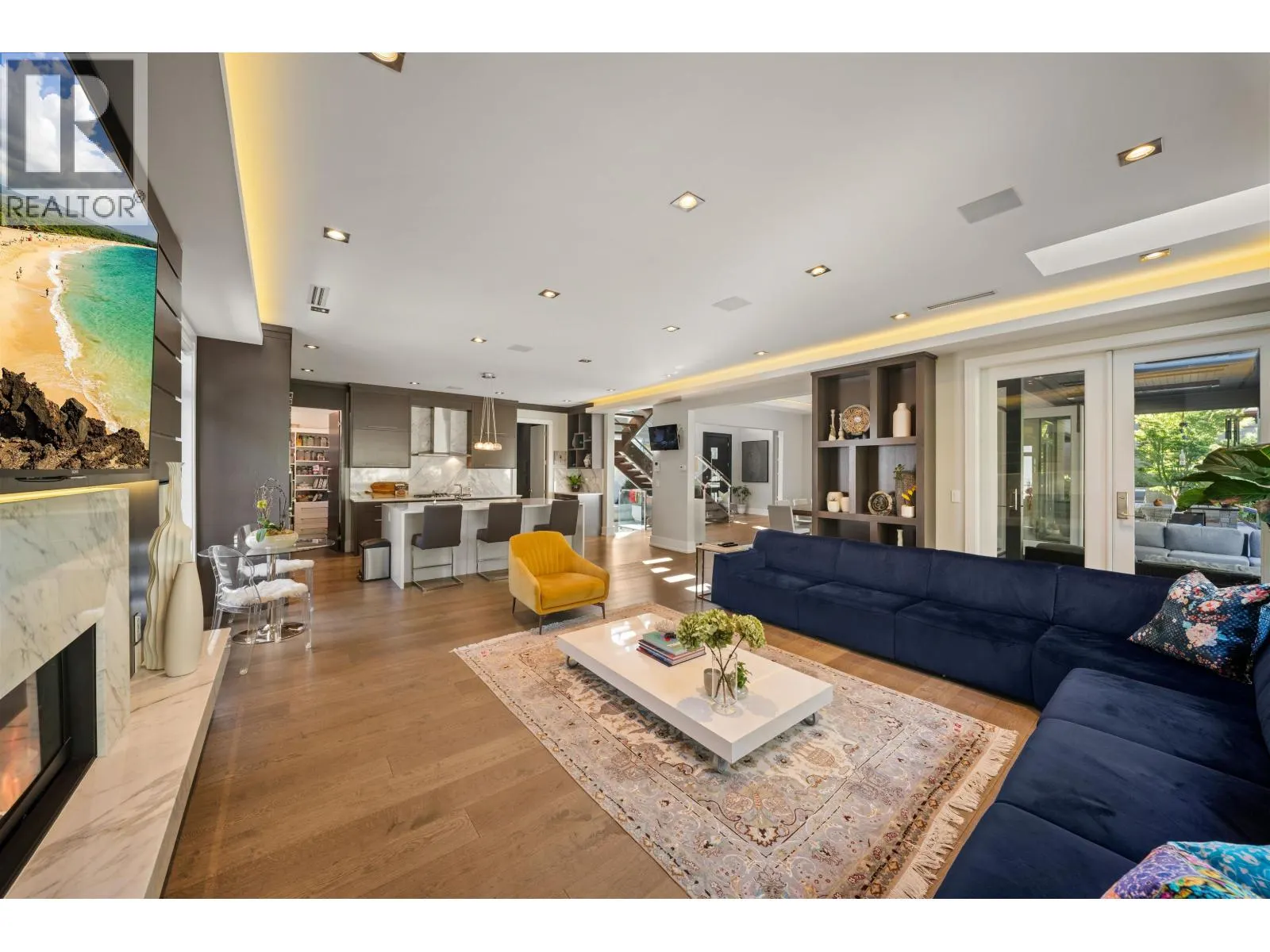 966 BEAUMONT DRIVE