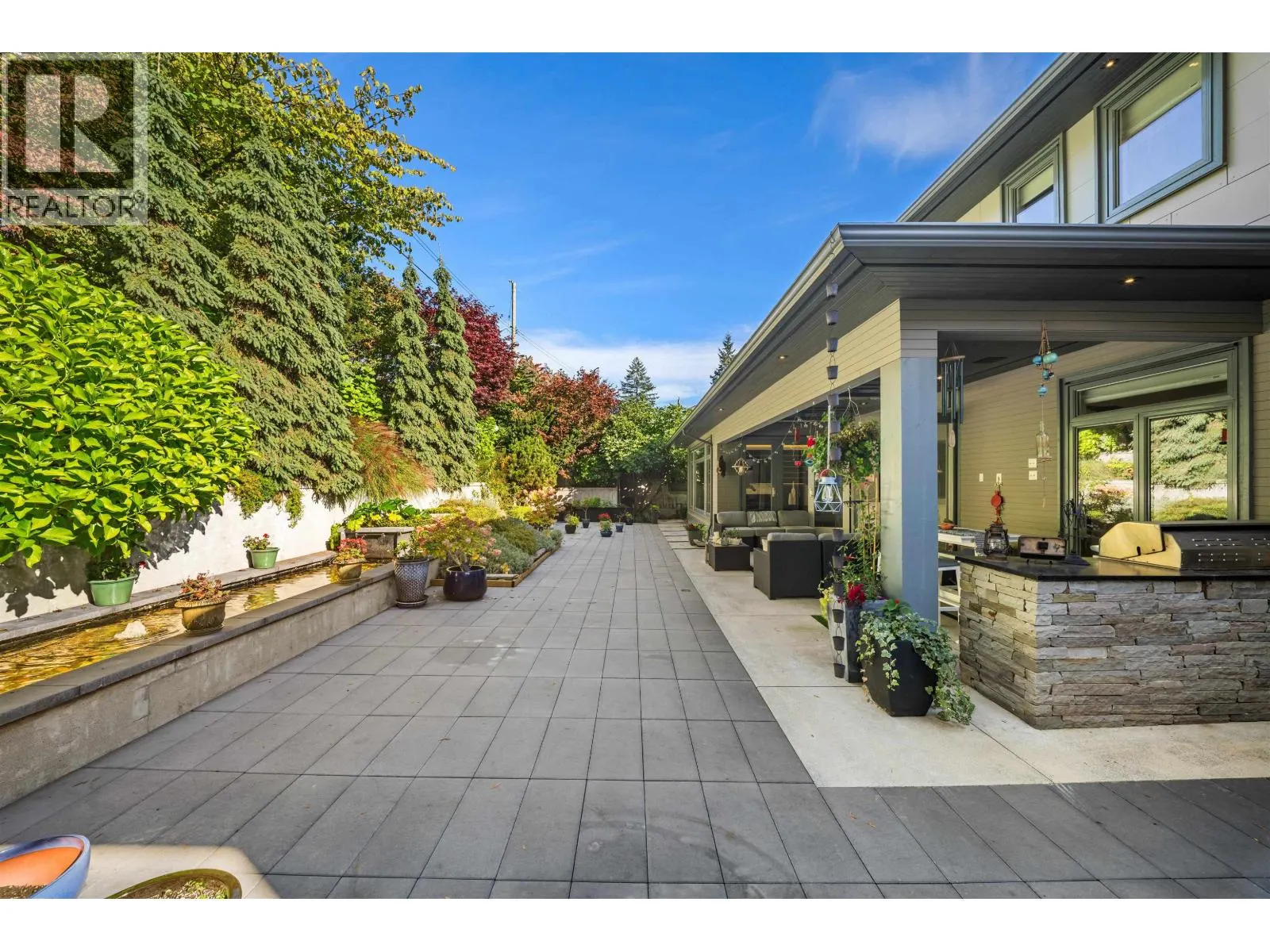 966 BEAUMONT DRIVE
