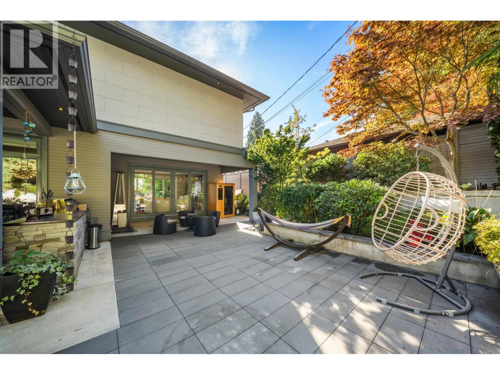 966 BEAUMONT DRIVE