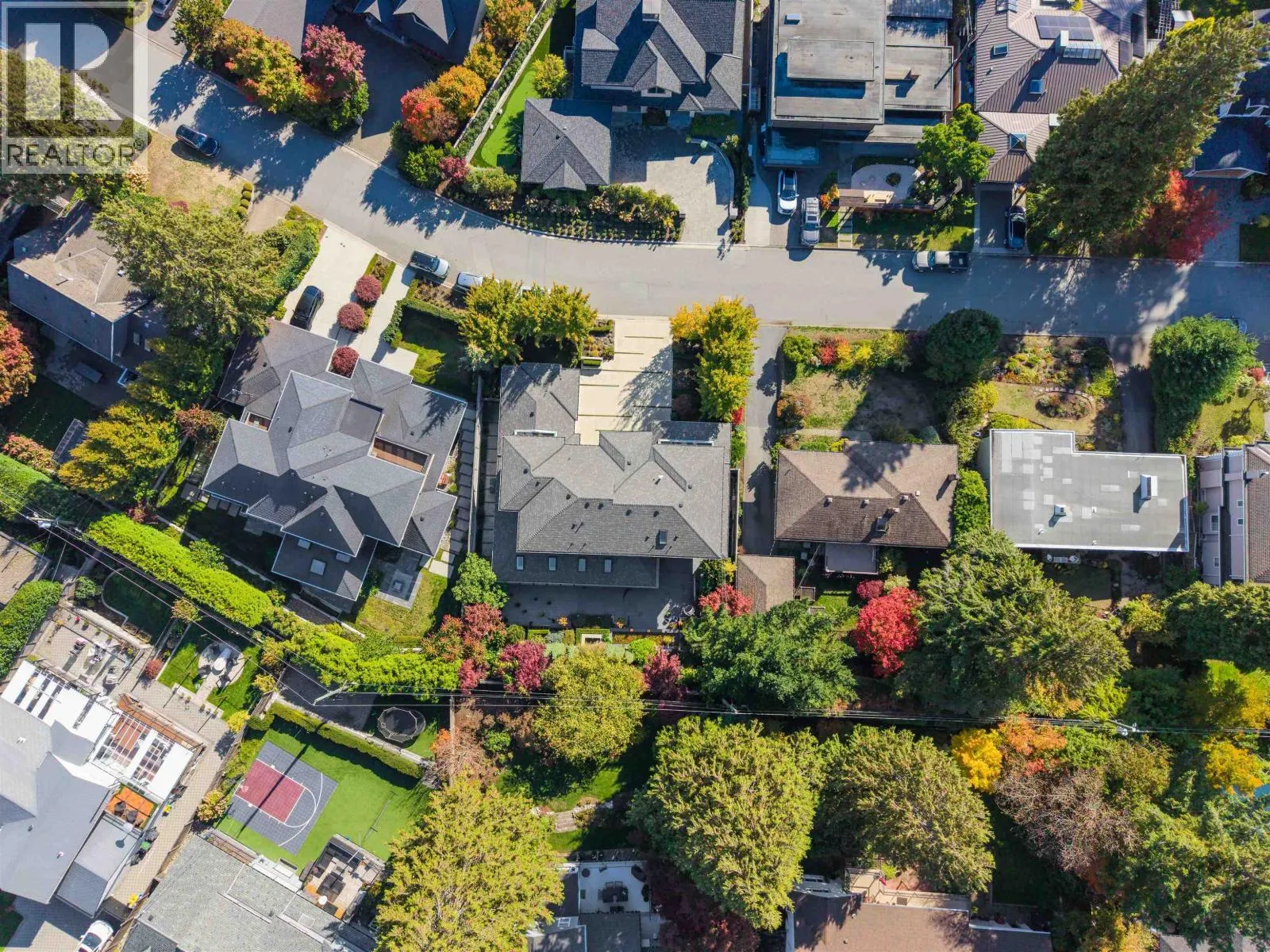 966 BEAUMONT DRIVE