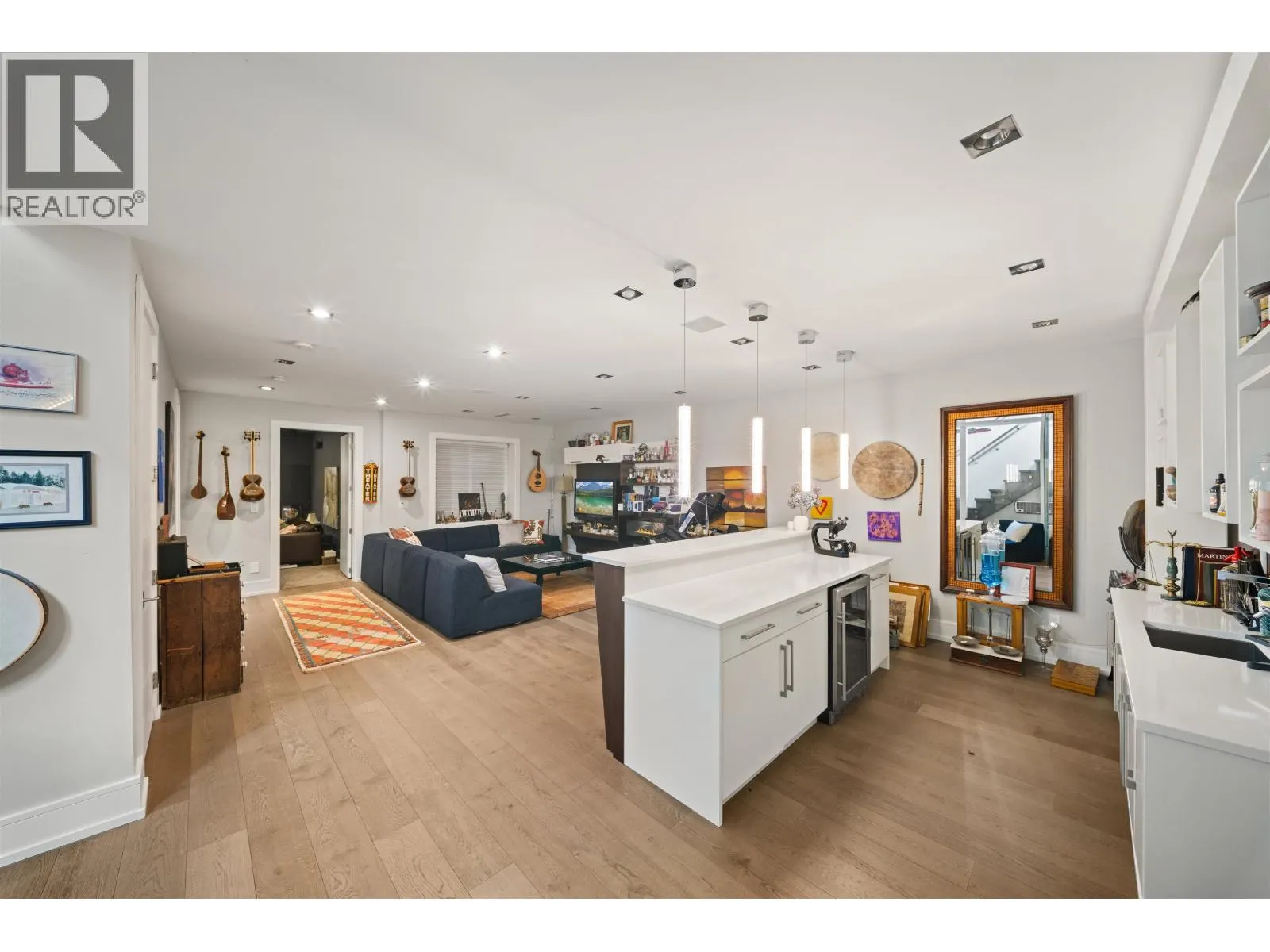 966 BEAUMONT DRIVE