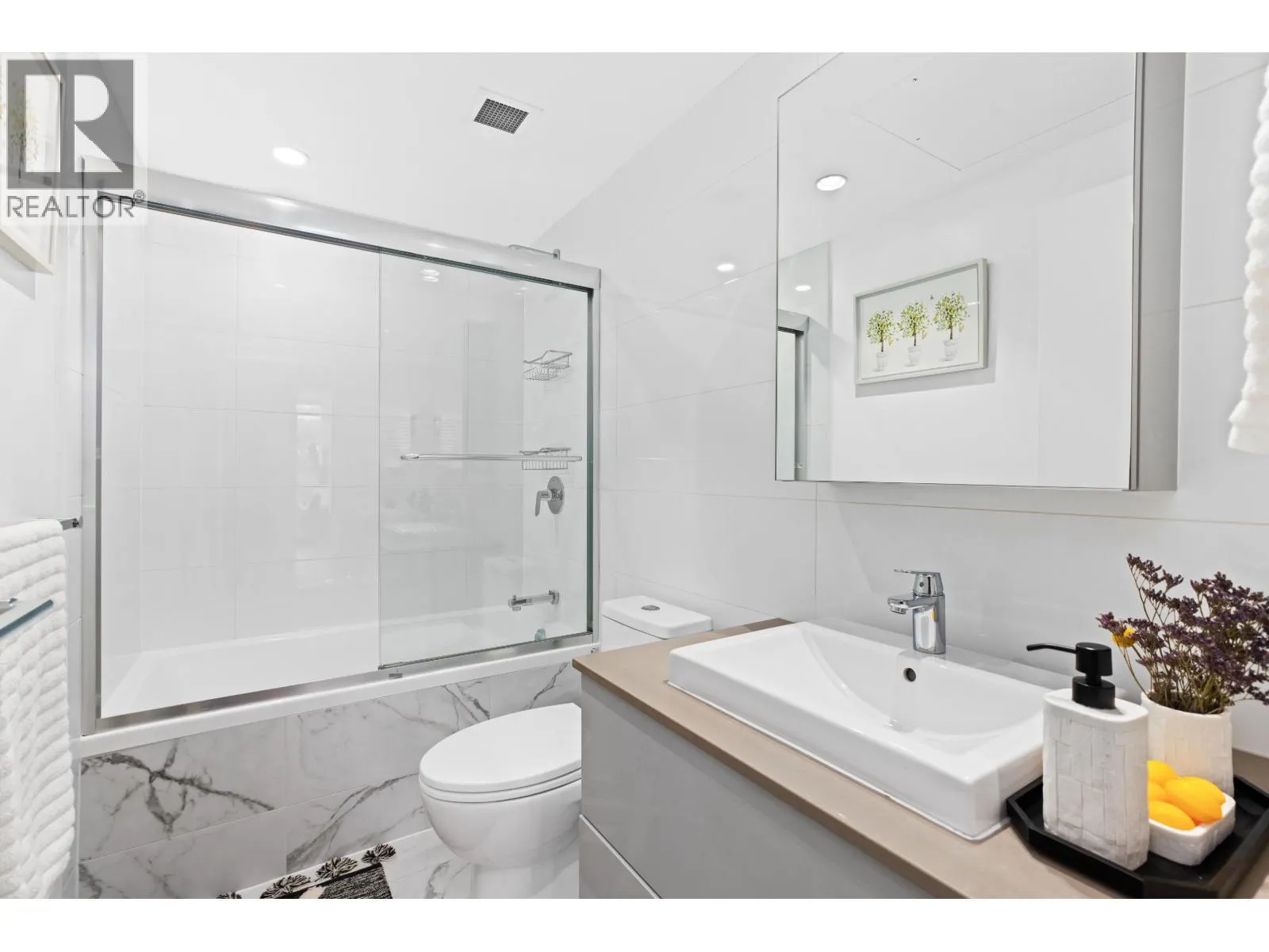 1107 1632 LIONS GATE LANE