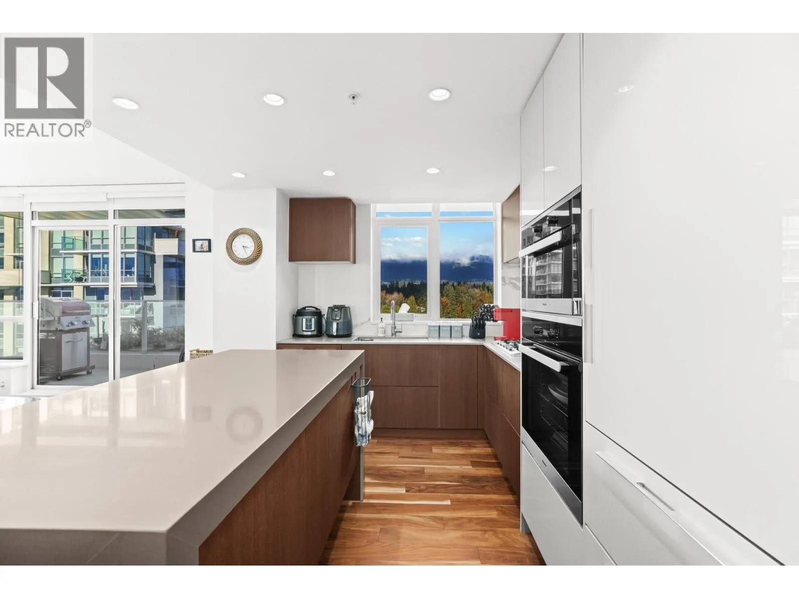 1107 1632 LIONS GATE LANE