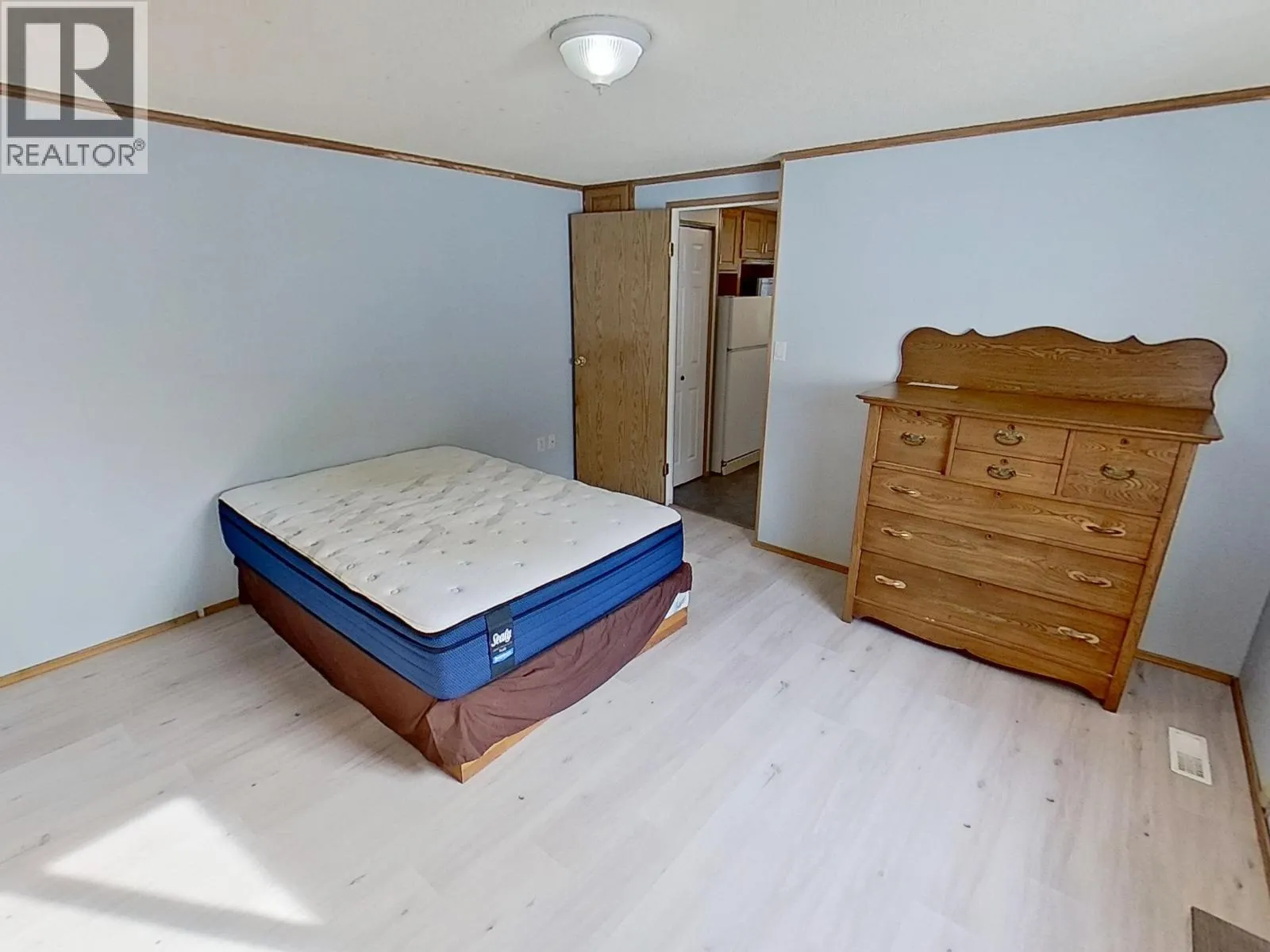 6 654 NORTH FRASER DRIVE
