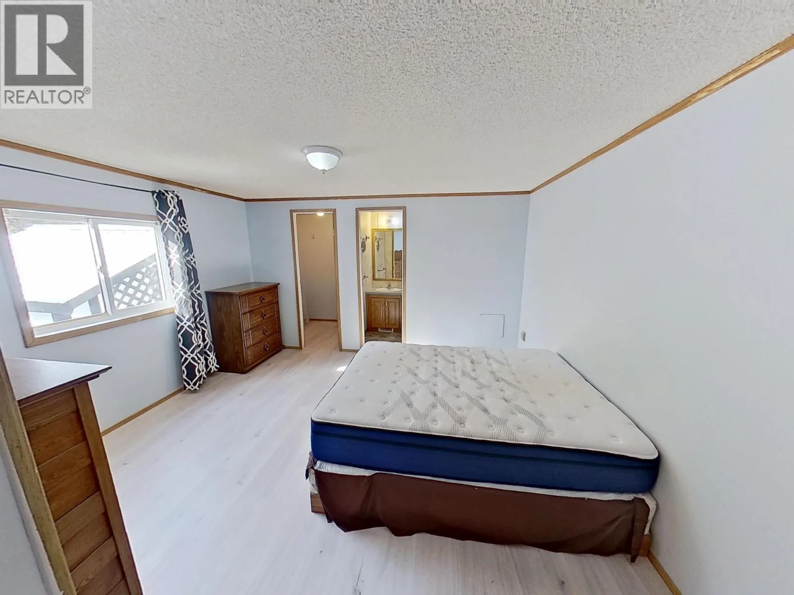 6 654 NORTH FRASER DRIVE