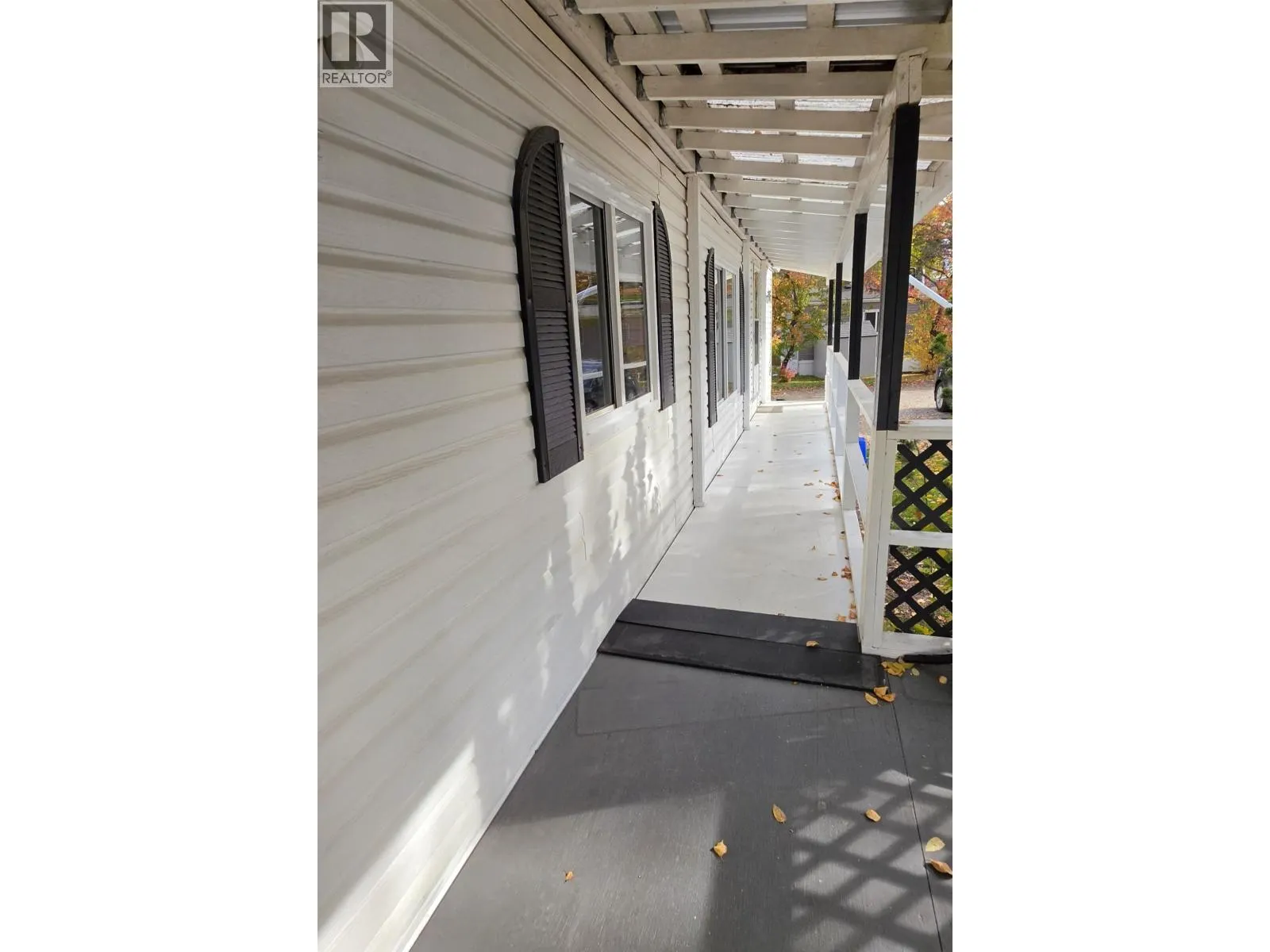 6 654 NORTH FRASER DRIVE