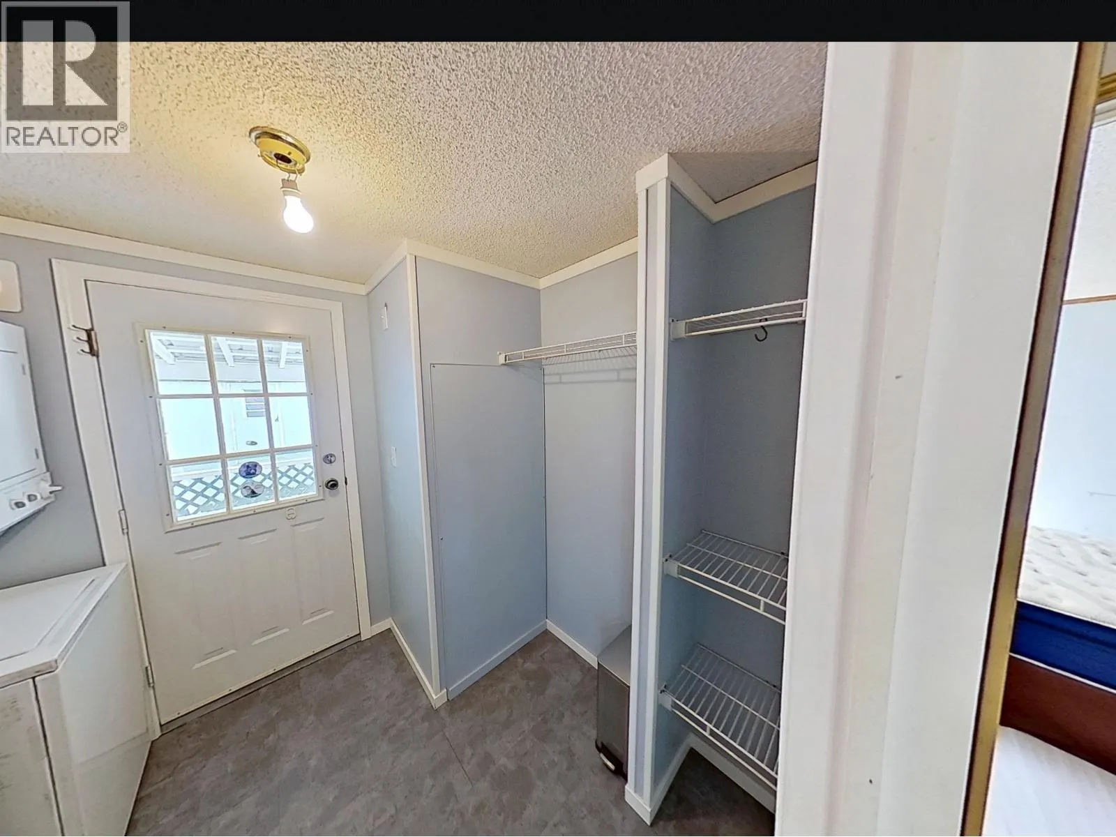 6 654 NORTH FRASER DRIVE