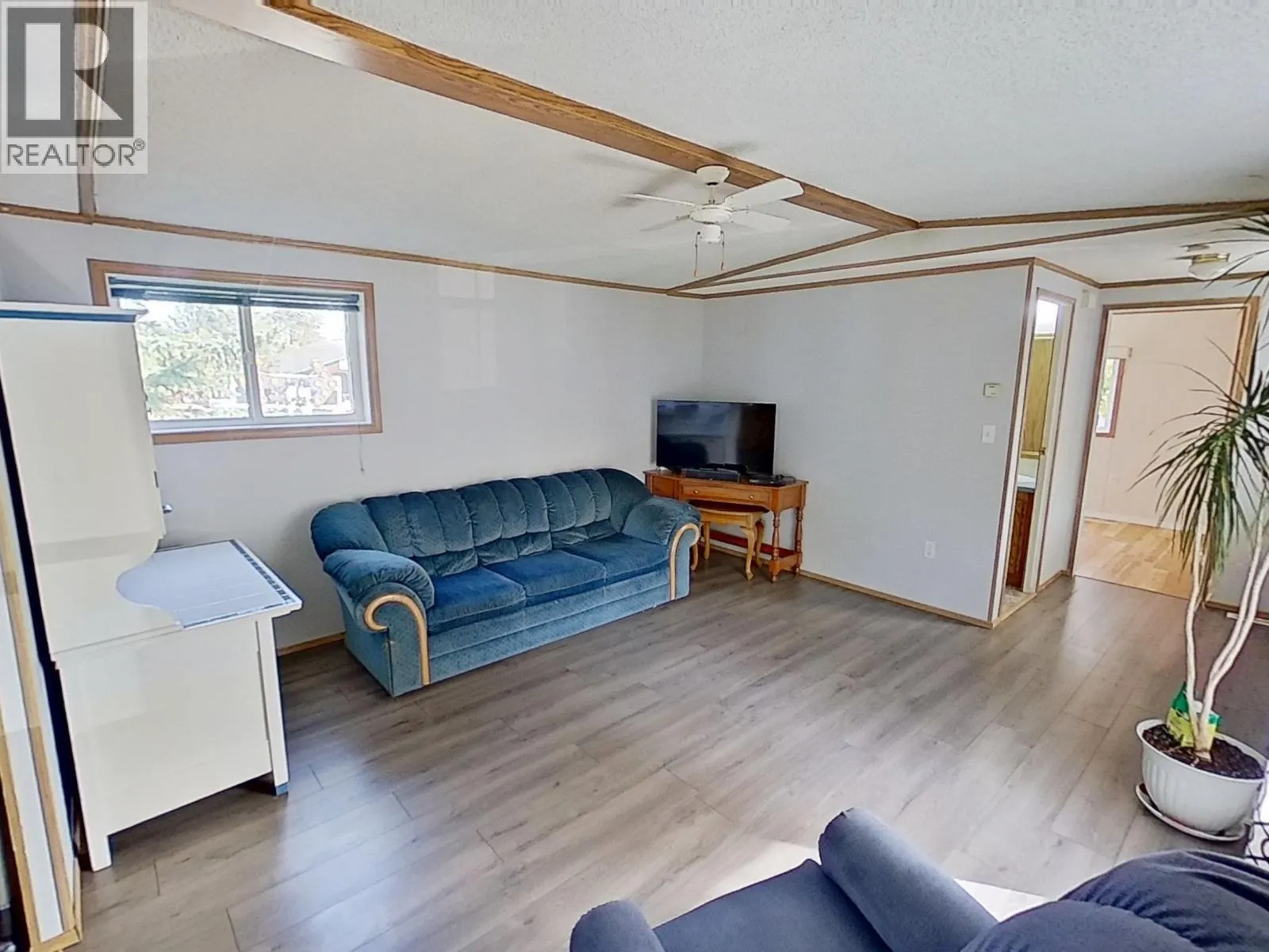 6 654 NORTH FRASER DRIVE