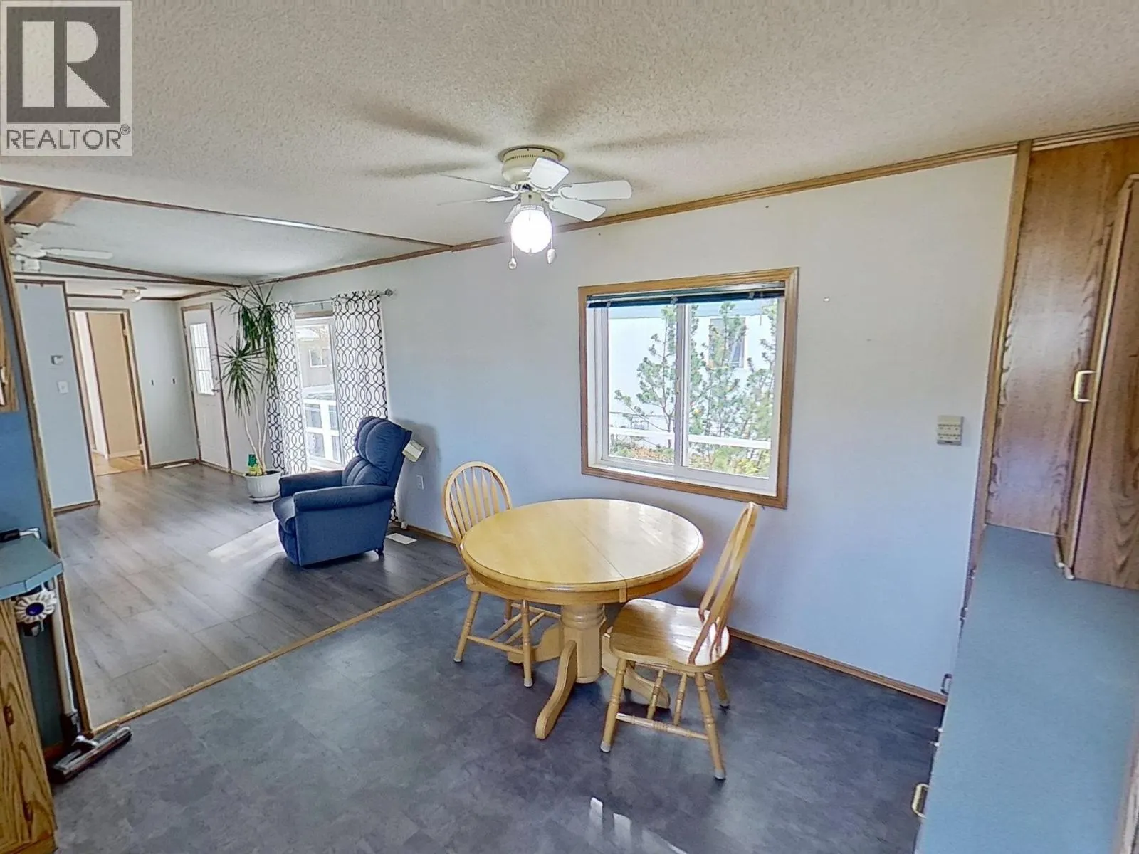 6 654 NORTH FRASER DRIVE