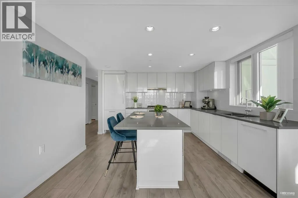 3301 2388 MADISON AVENUE