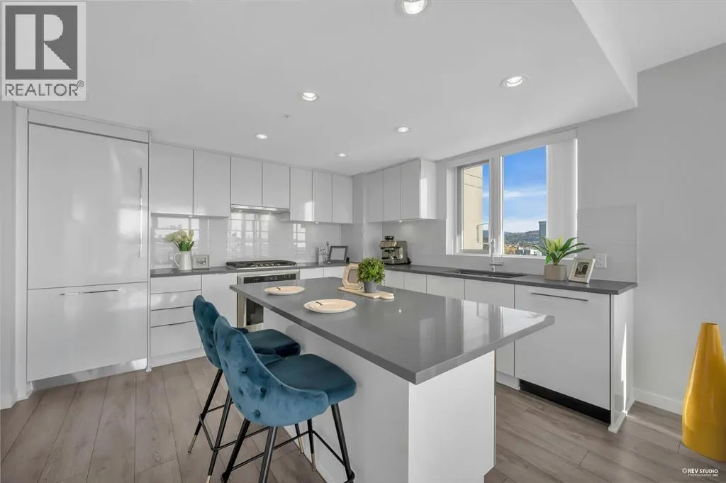 3301 2388 MADISON AVENUE