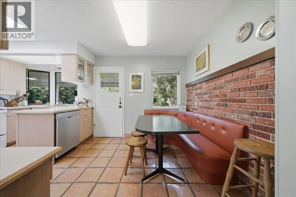 1388 CAMBRIDGE DRIVE