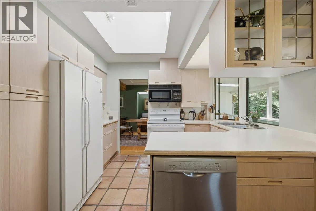 1388 CAMBRIDGE DRIVE