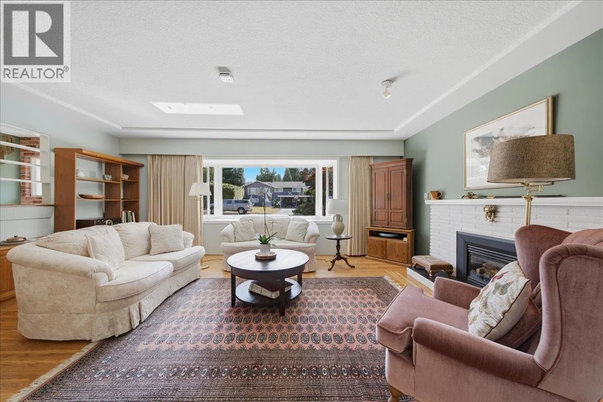 1388 CAMBRIDGE DRIVE