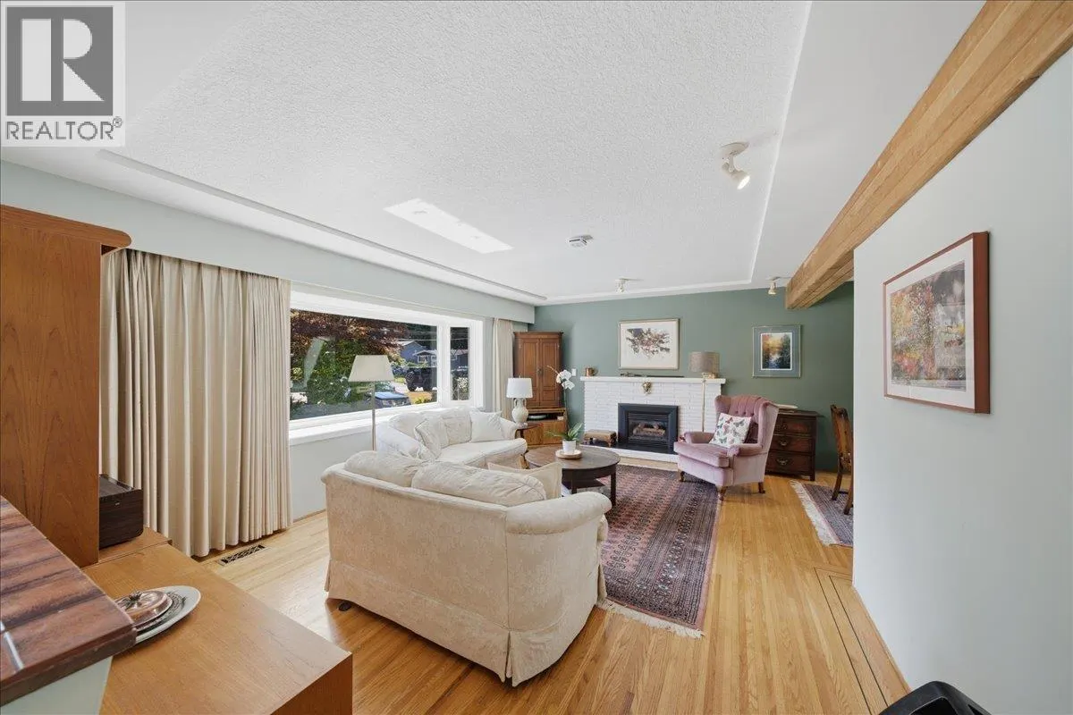 1388 CAMBRIDGE DRIVE