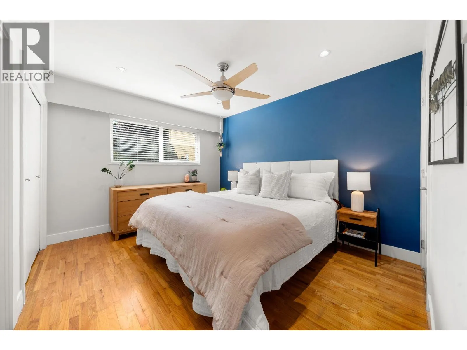 1147 DEEP COVE ROAD