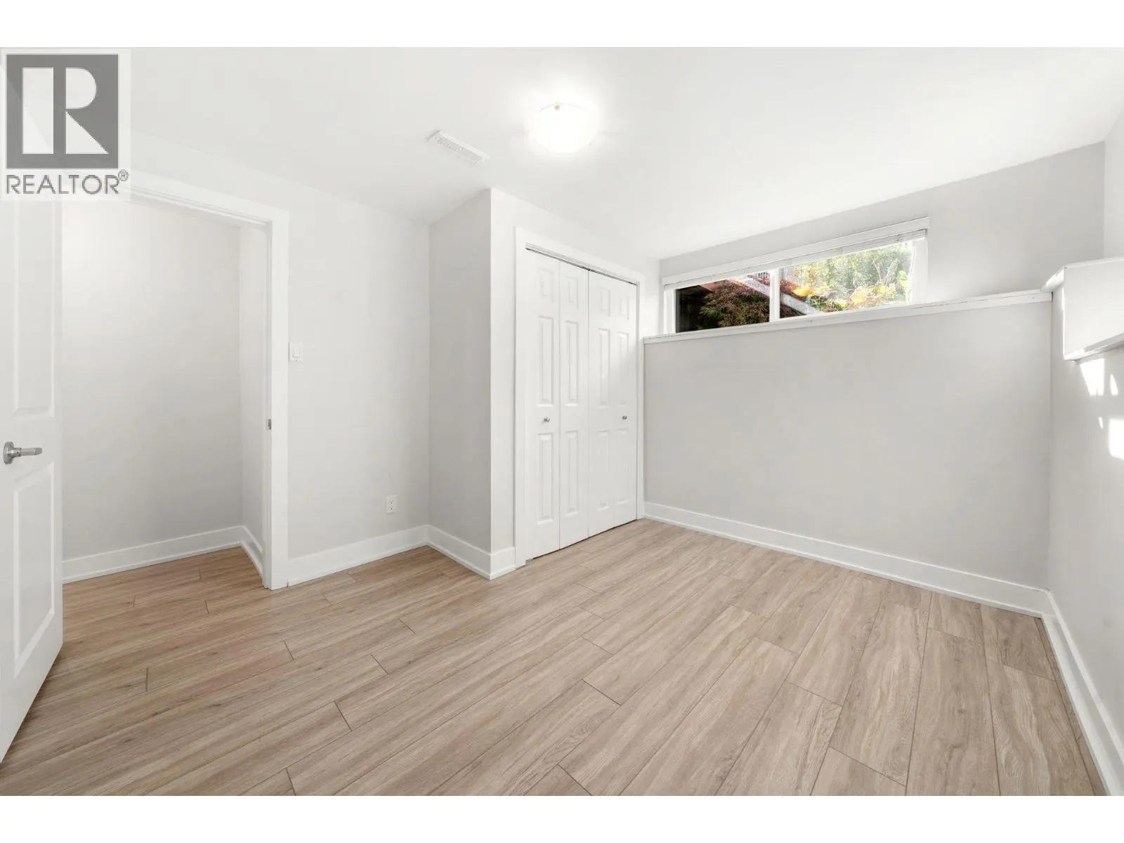 1147 DEEP COVE ROAD