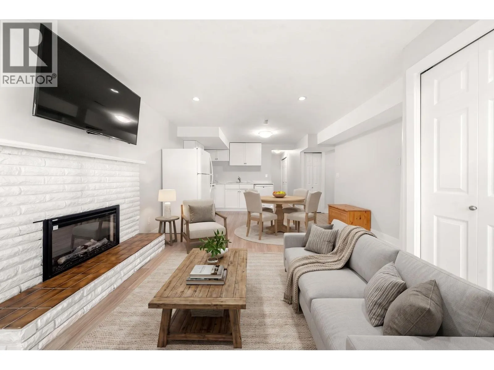 1147 DEEP COVE ROAD