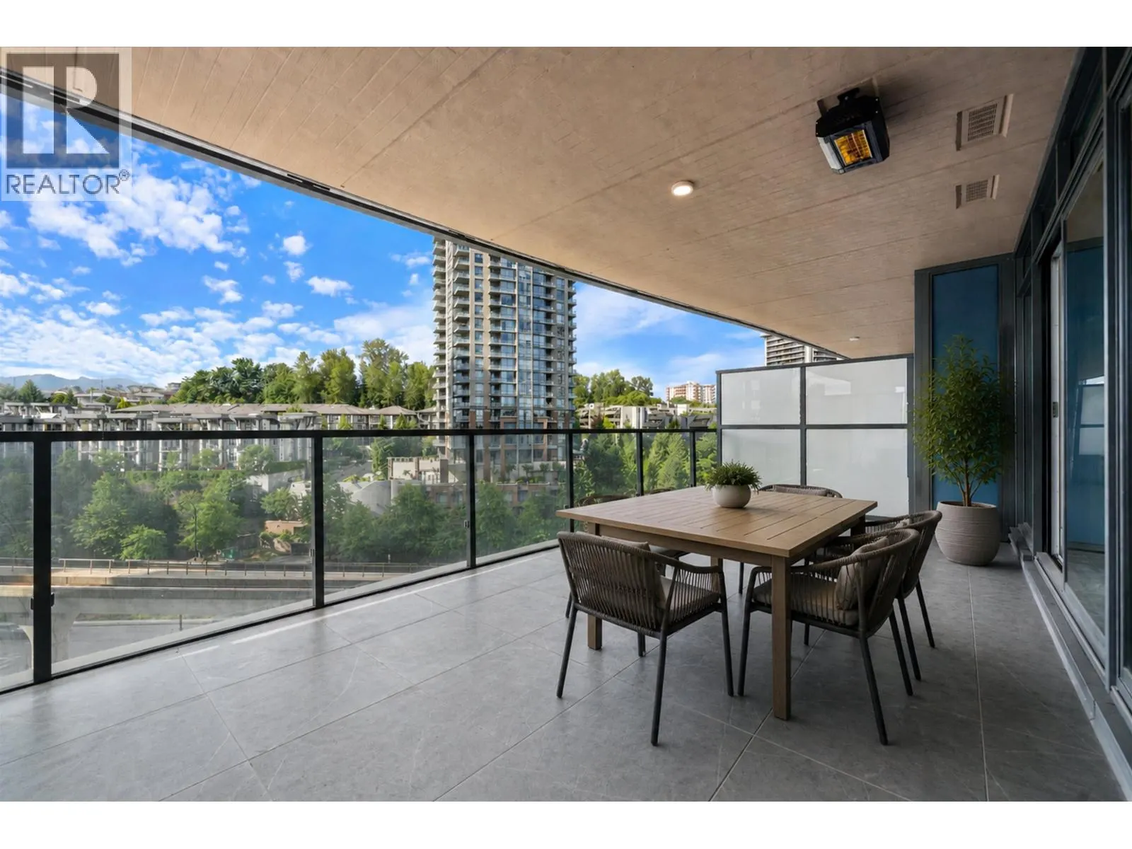 505 4890 LOUGHEED HIGHWAY
