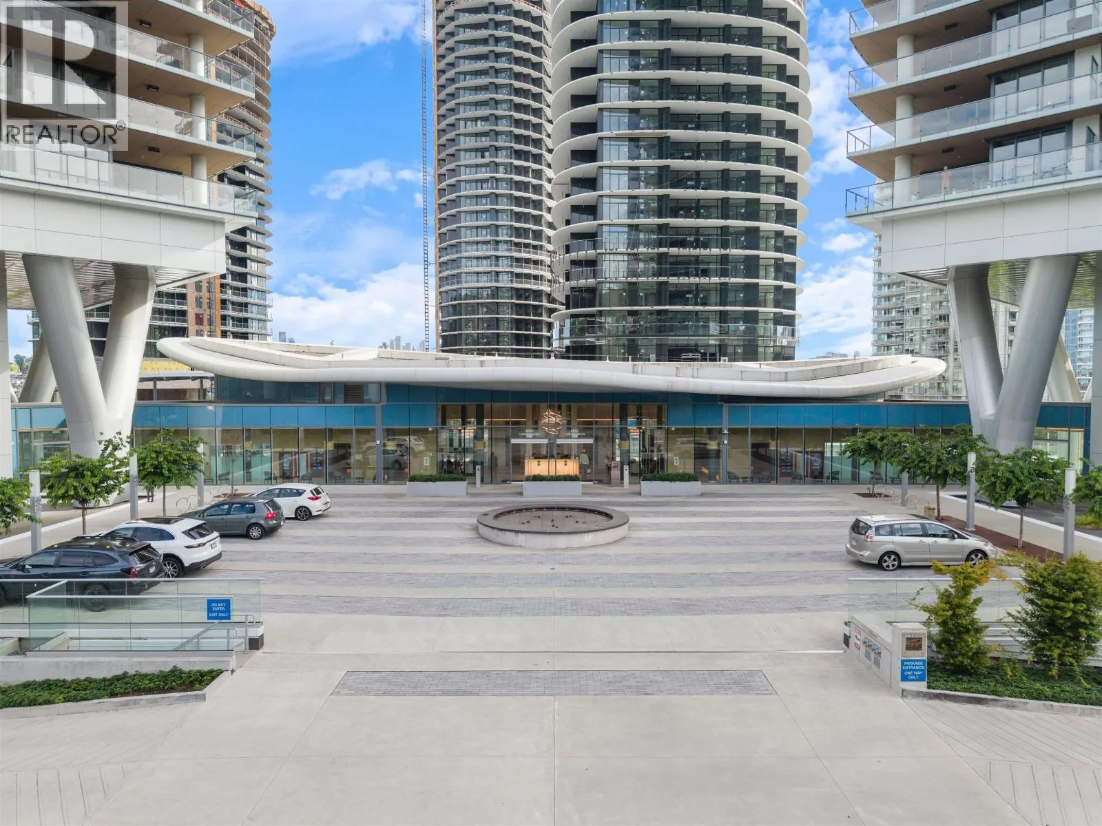 505 4890 LOUGHEED HIGHWAY