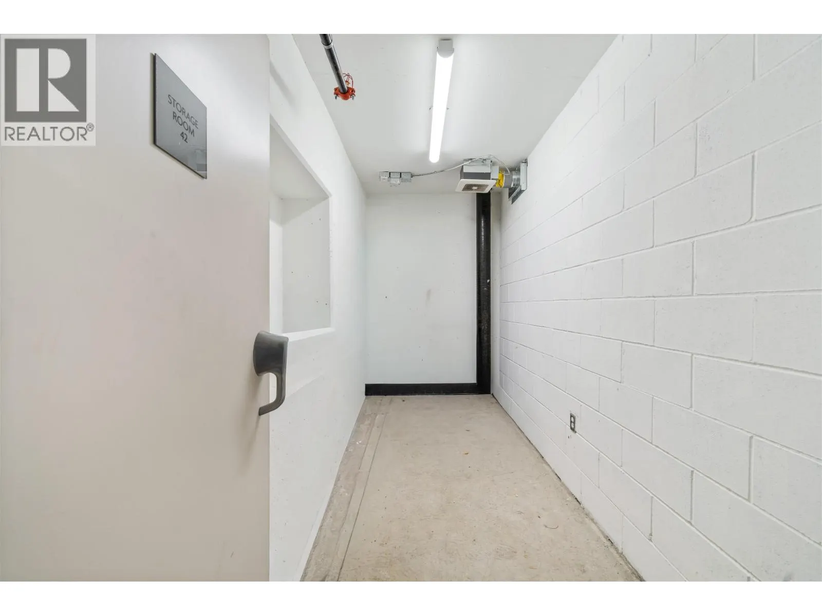 505 4890 LOUGHEED HIGHWAY
