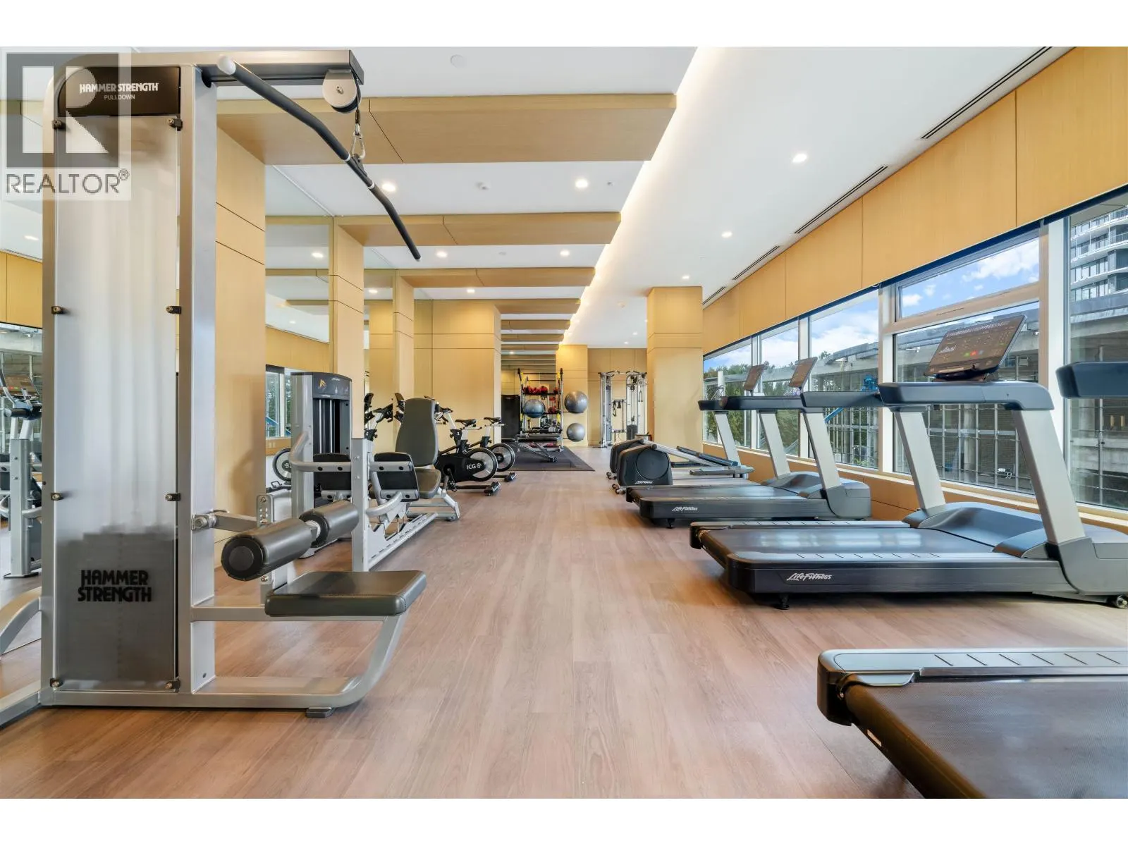 505 4890 LOUGHEED HIGHWAY