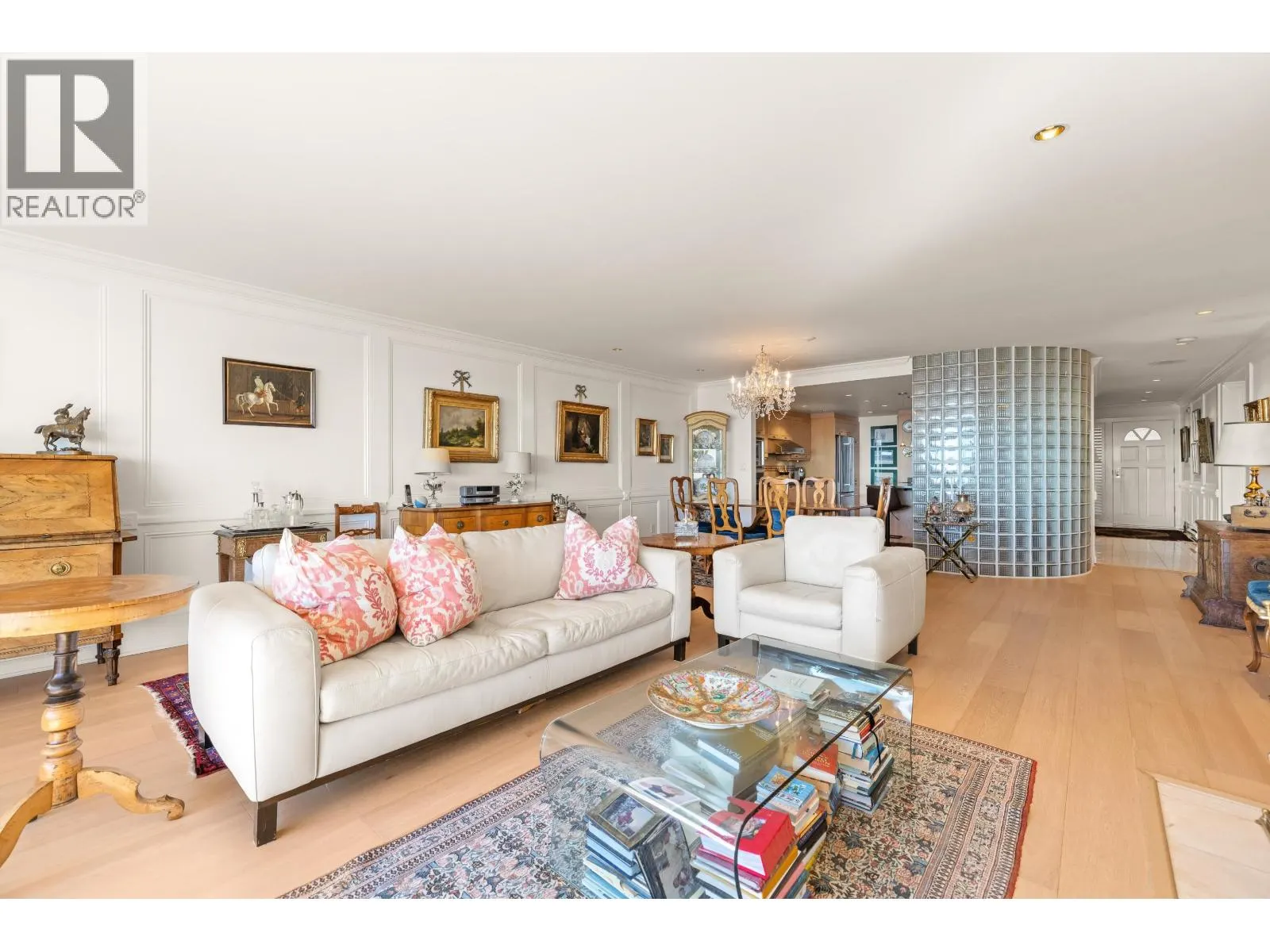 102 2274 FOLKESTONE WAY