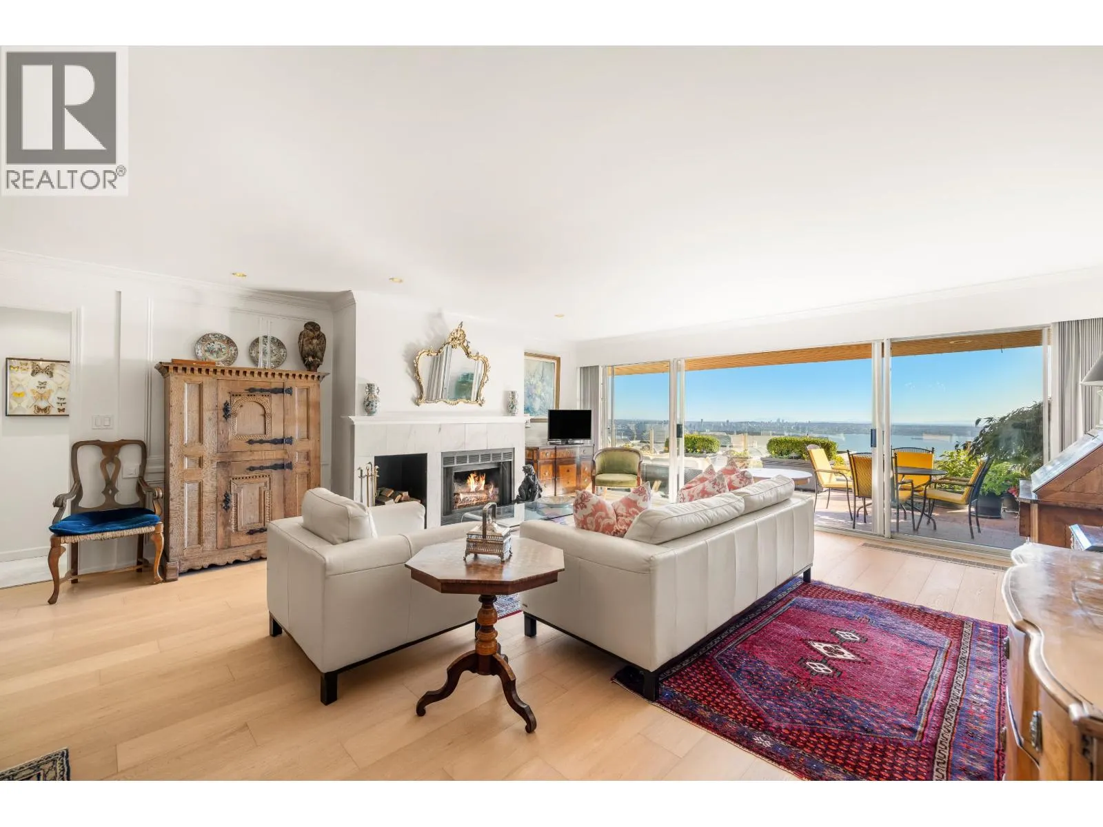 102 2274 FOLKESTONE WAY
