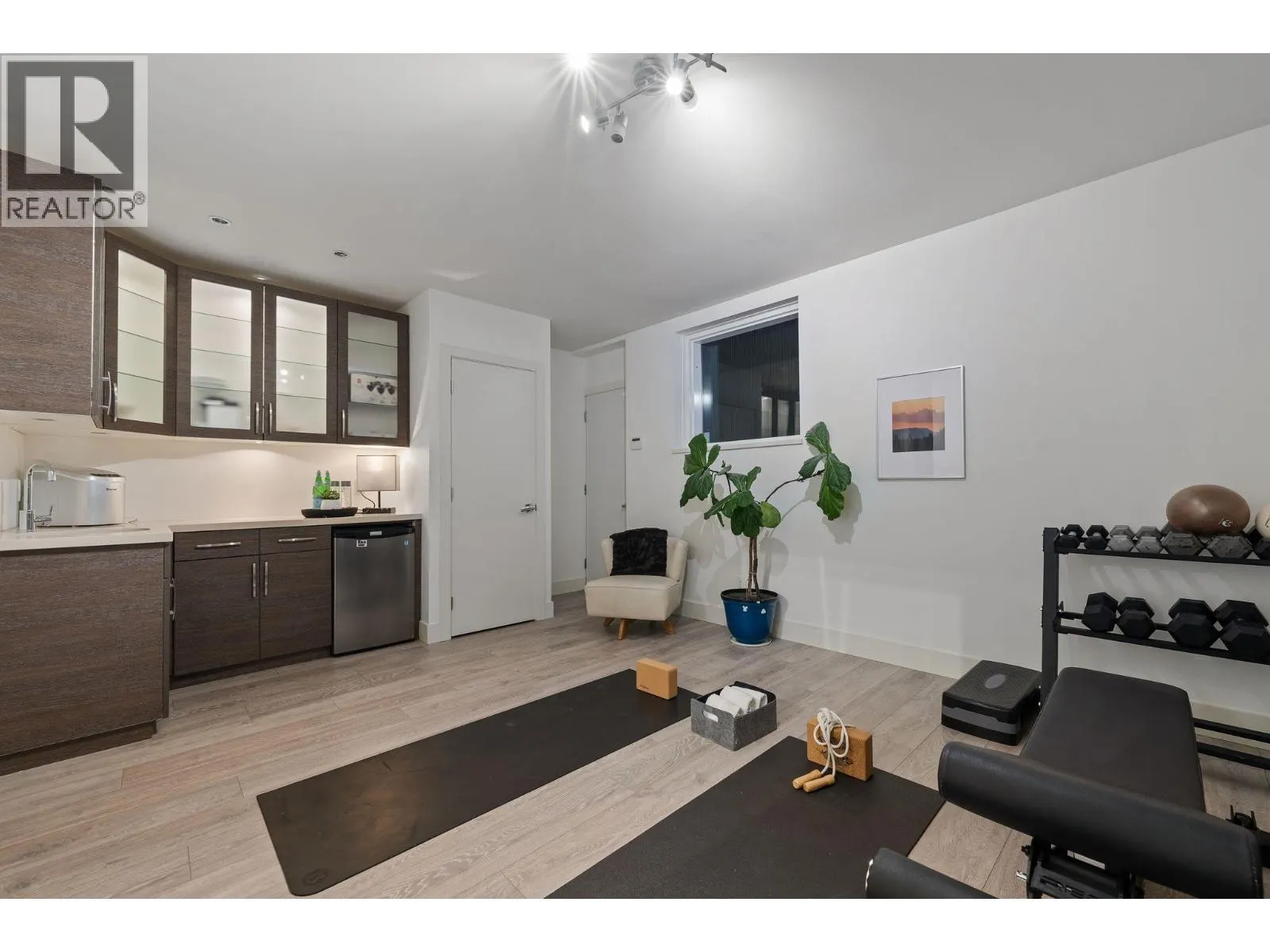 2775 LYNDENE ROAD