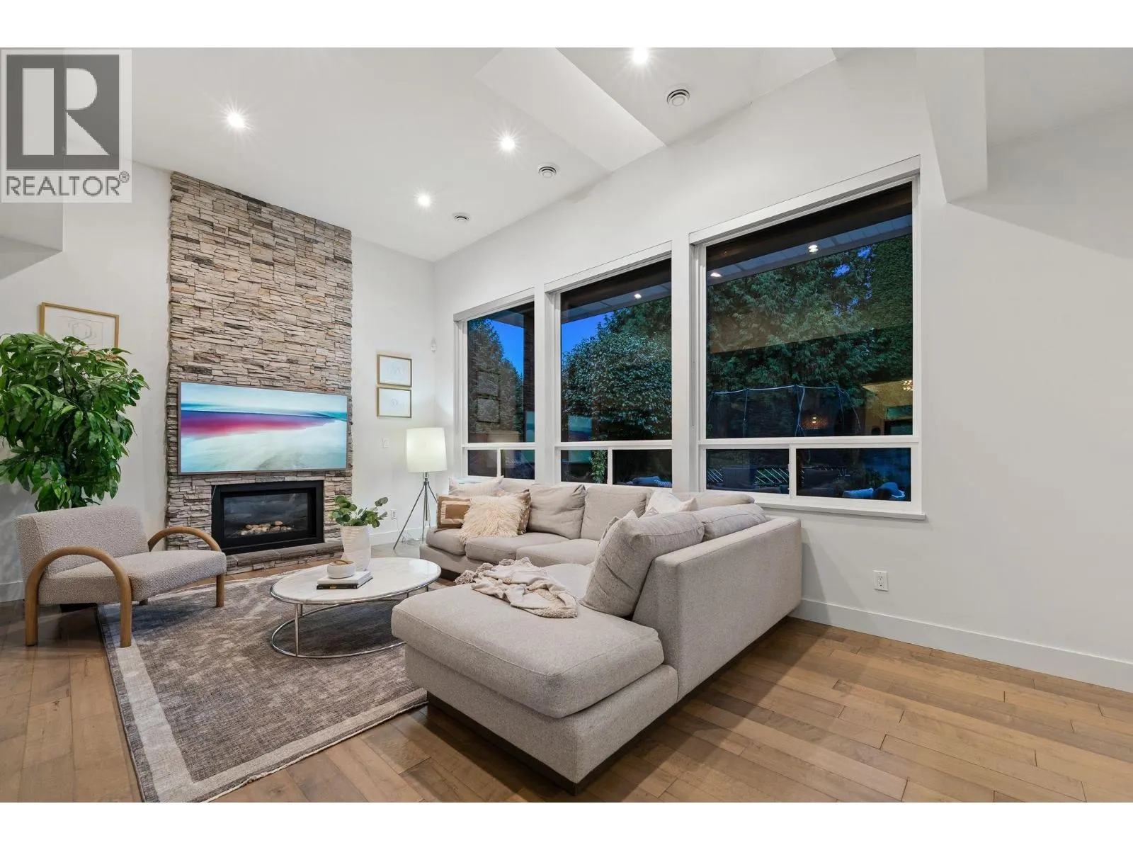 2775 LYNDENE ROAD