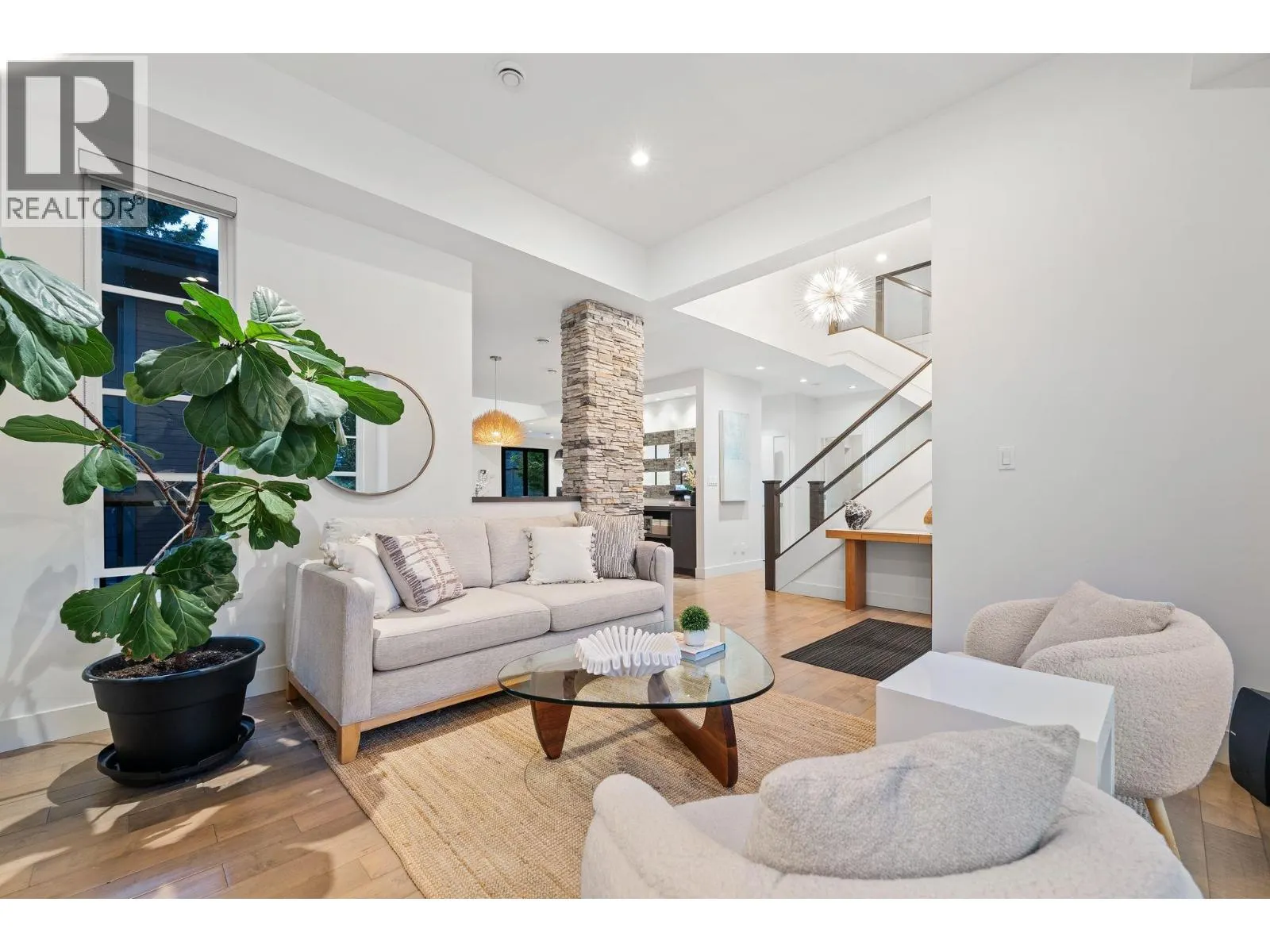 2775 LYNDENE ROAD