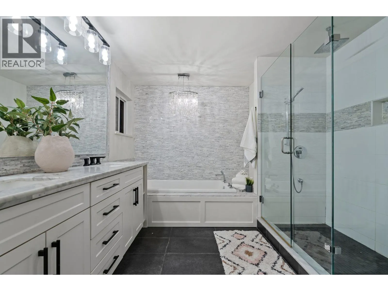 2775 LYNDENE ROAD