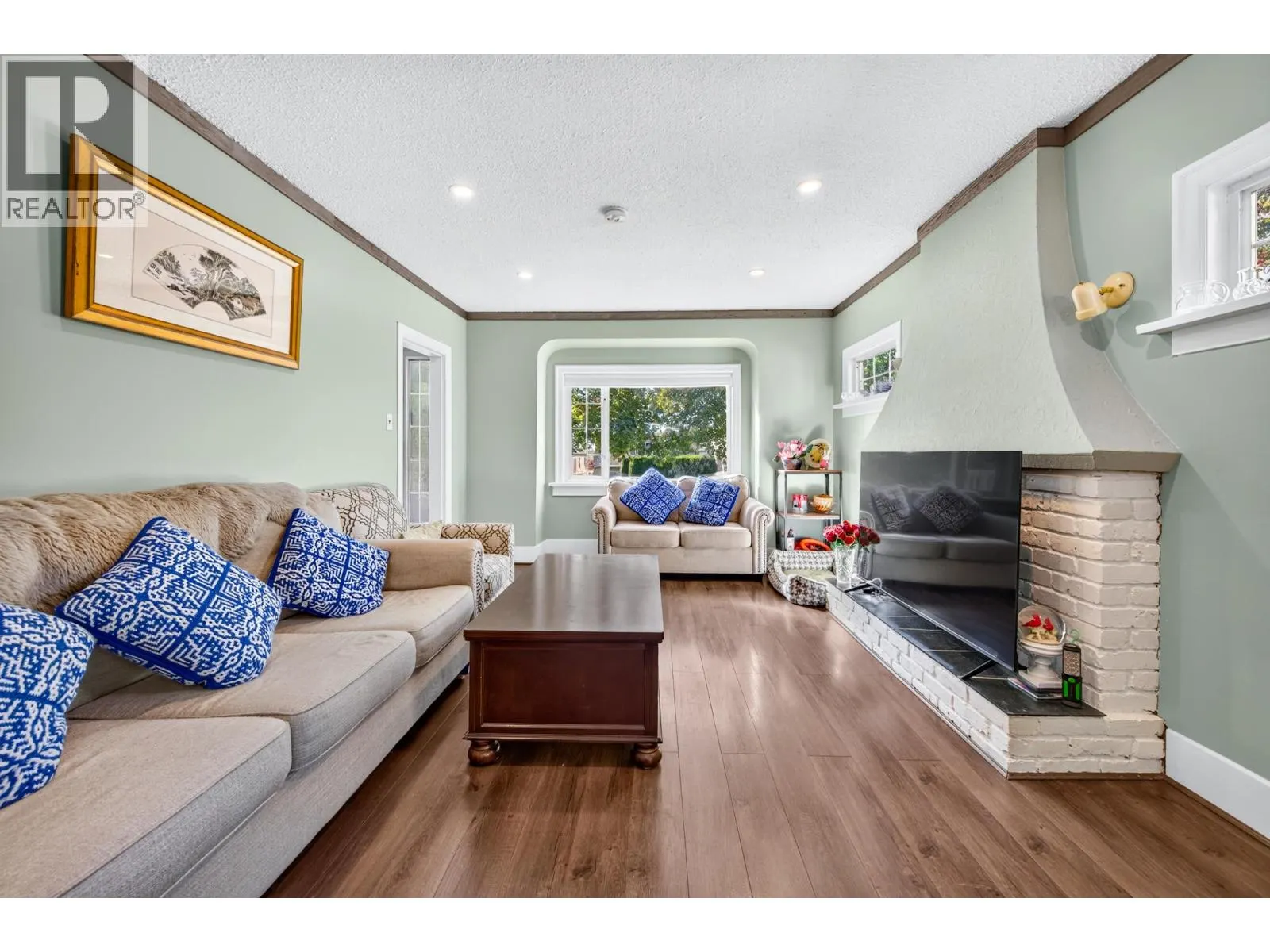 1275 PARK DRIVE