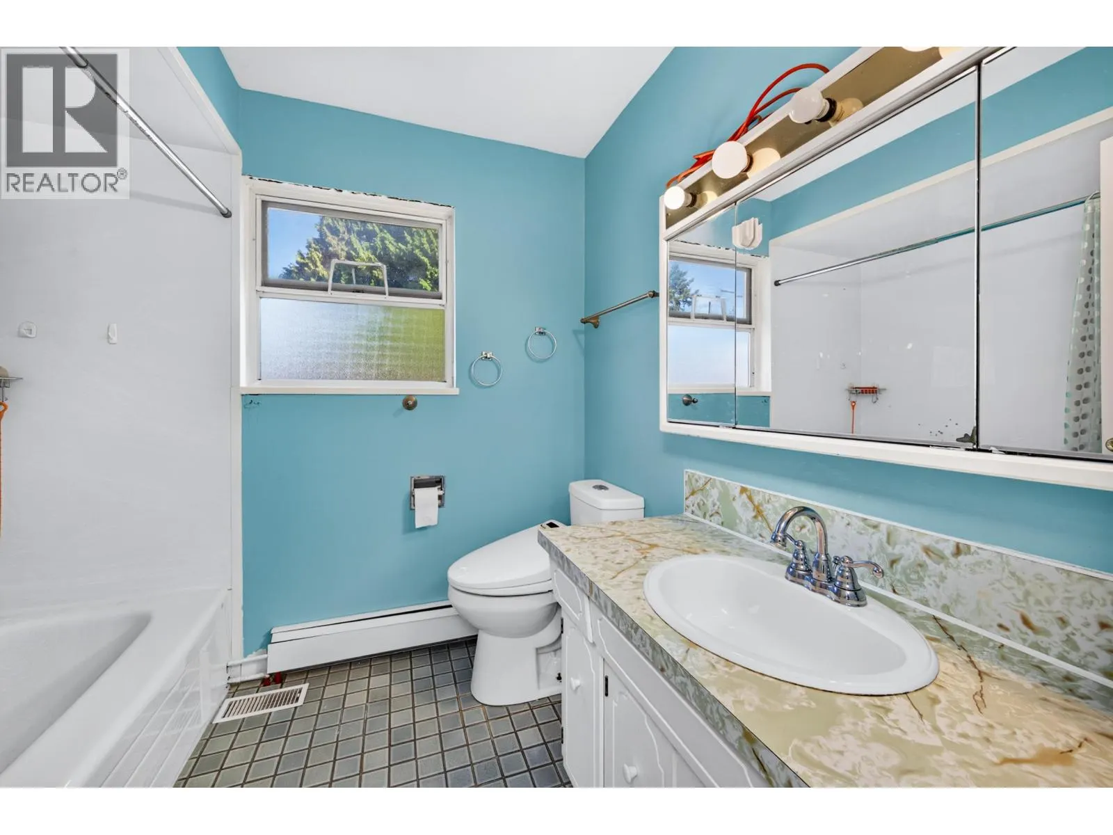 1275 PARK DRIVE