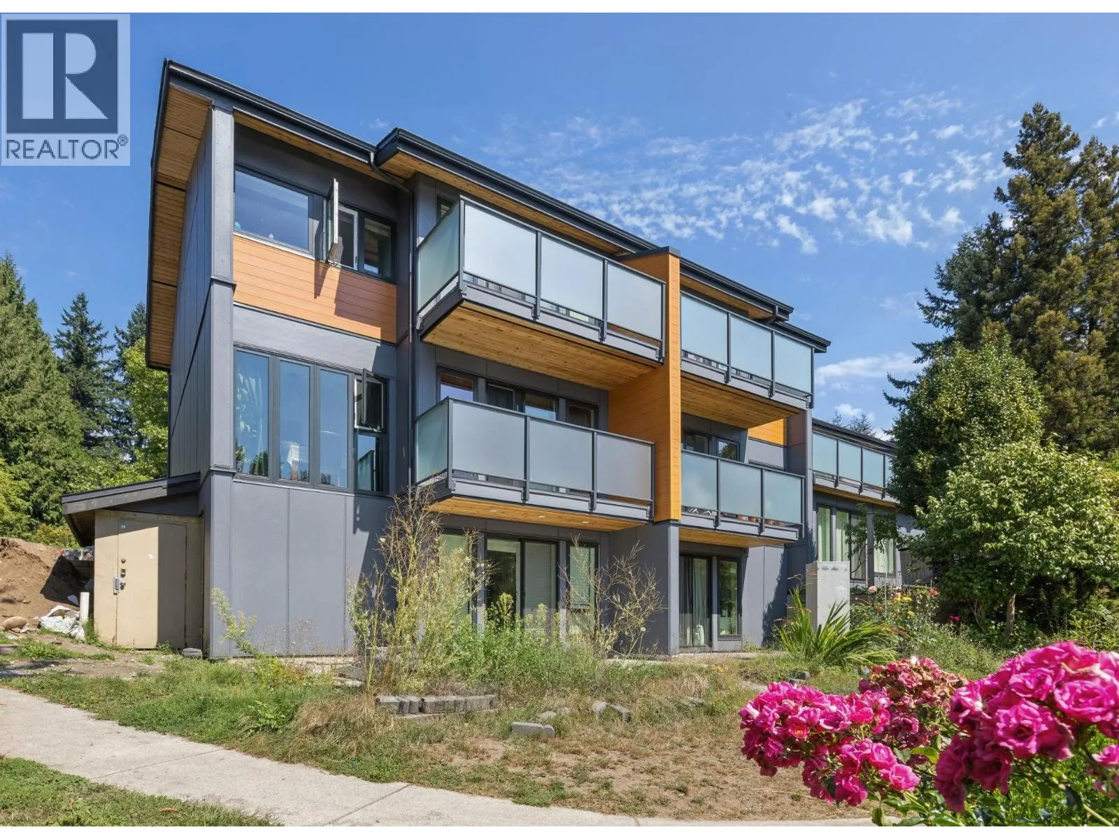1084 LILLOOET ROAD