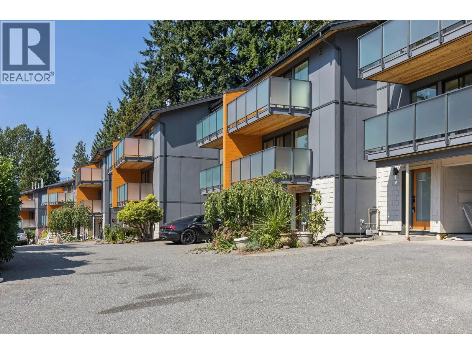 1084 LILLOOET ROAD