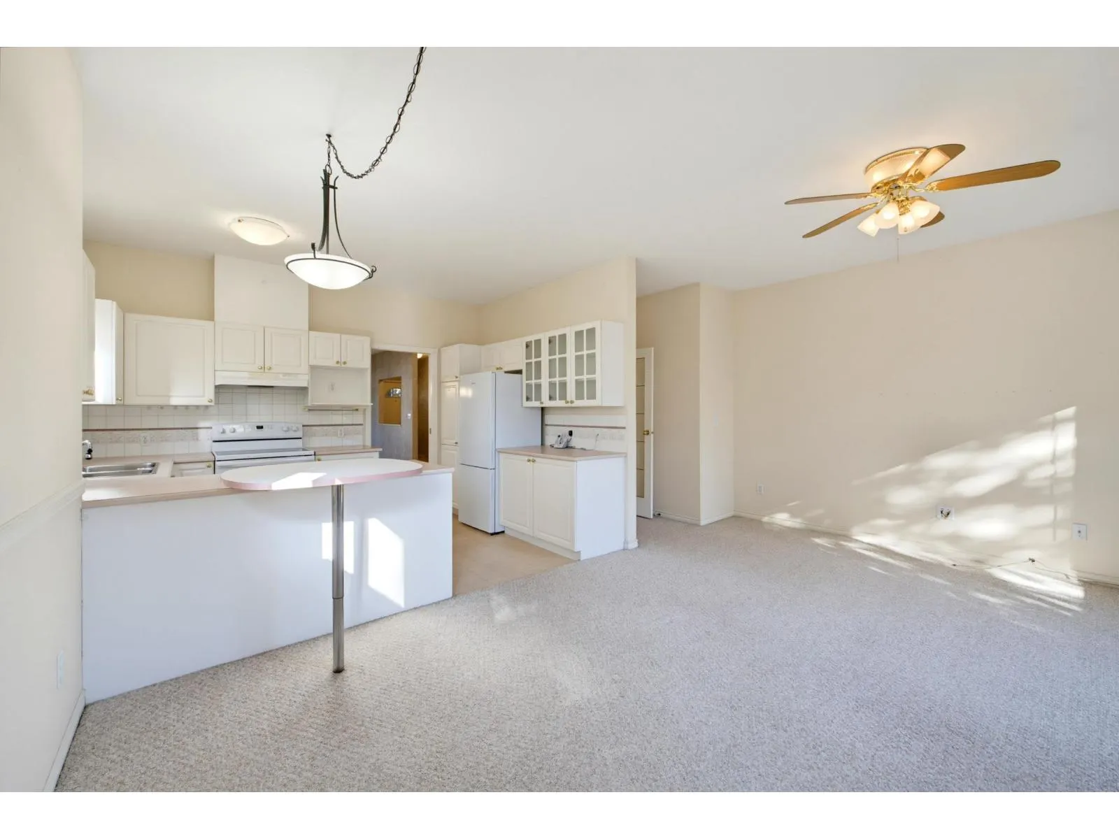 215 20655 88 AVENUE