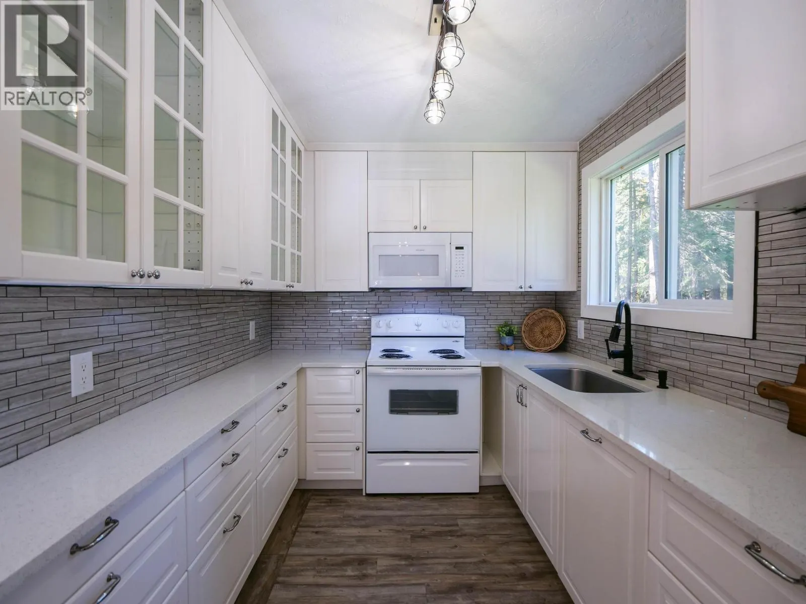 4358 KIWI ROAD