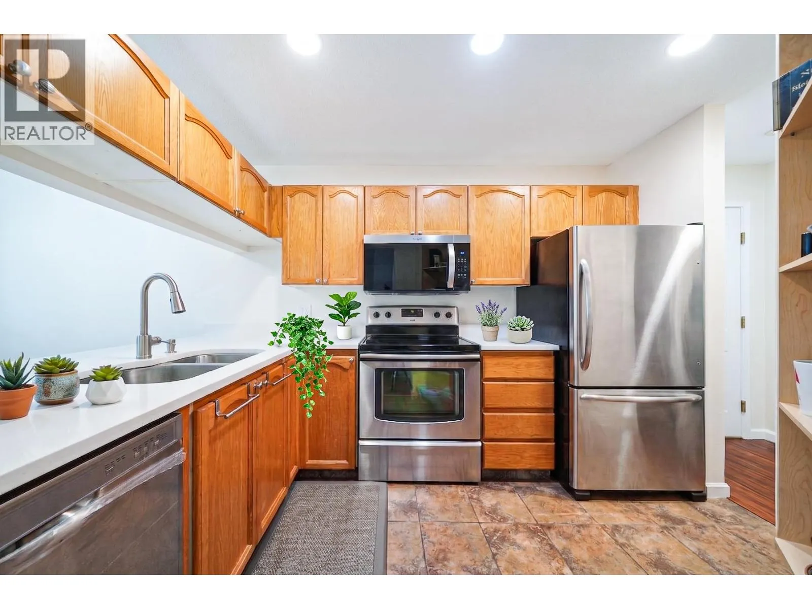 305 1167 PIPELINE ROAD